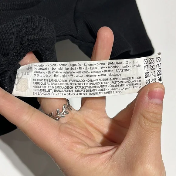 ZARA Black Cinched Front V-Neckline Ruffle Hem Short Sleeve Crop Top Size Small - Picture 5 of 8